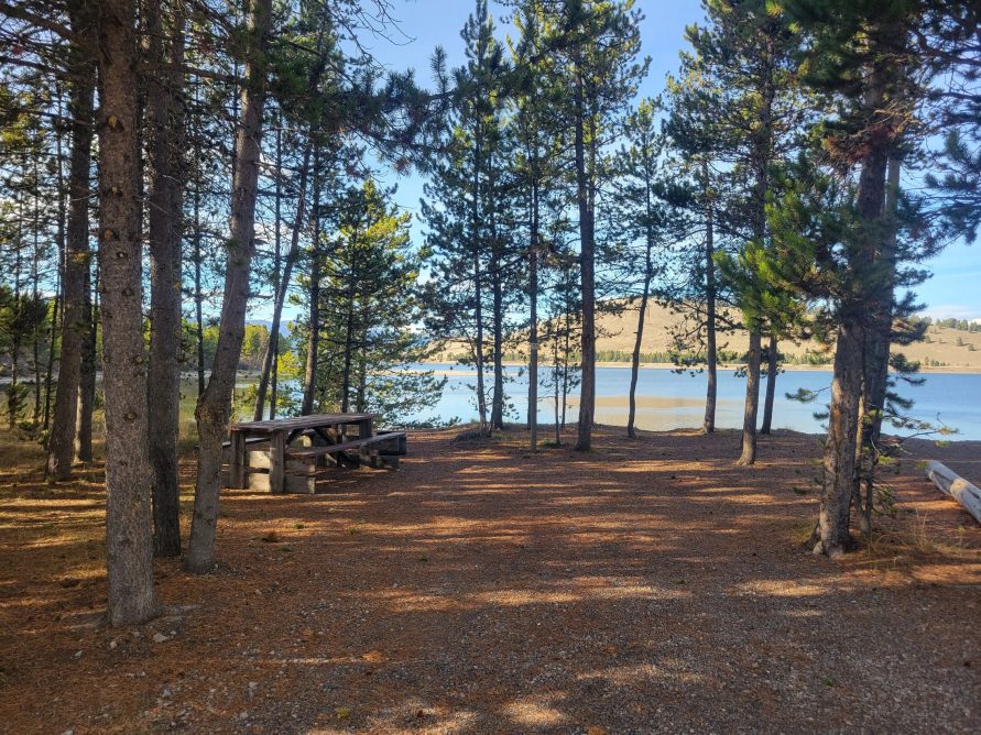 T1 Lakeside Tent Campsite With Mountain View