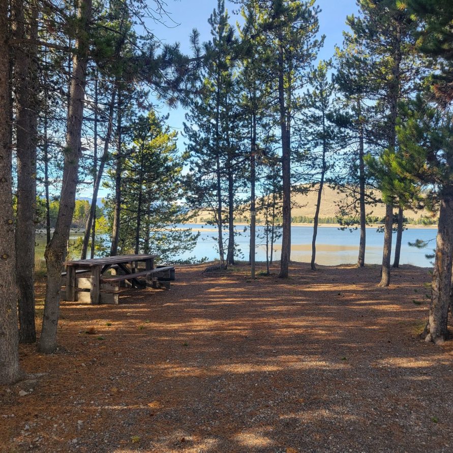 T1 Lakeside Tent Campsite With Mountain View