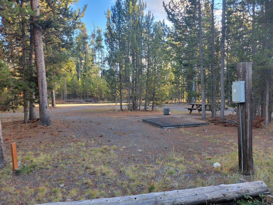 Full Hook Up RV Campsite F46