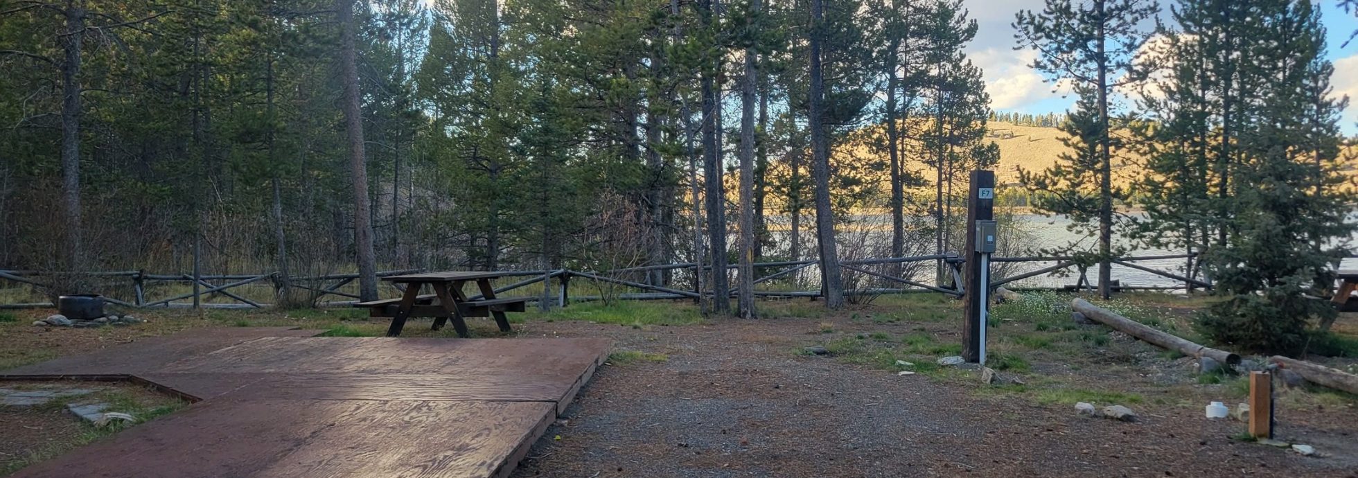 F7 RV Campsite Site Lakeside