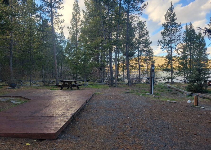 F7 RV Campsite Site Lakeside