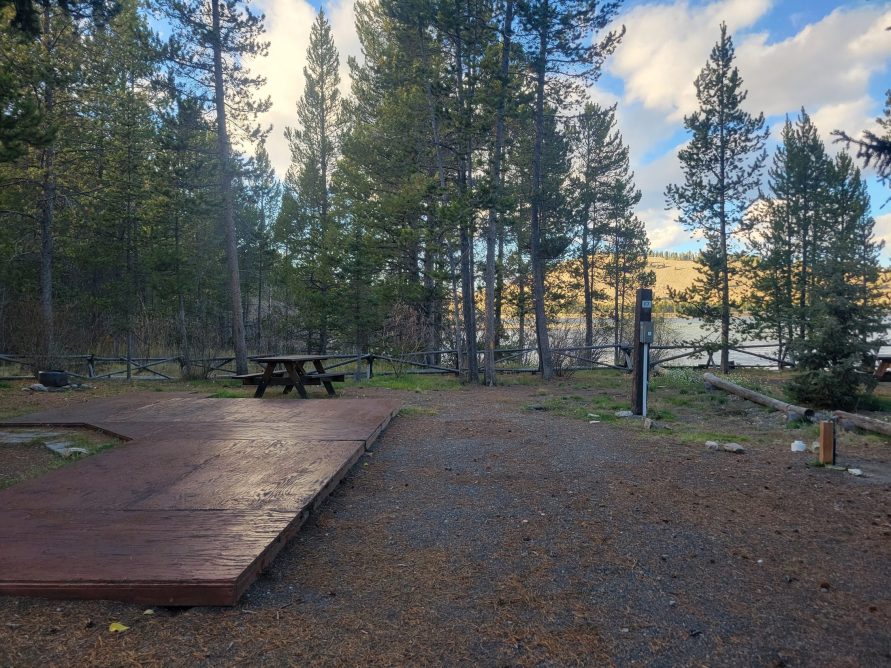 F7 RV Campsite Site Lakeside